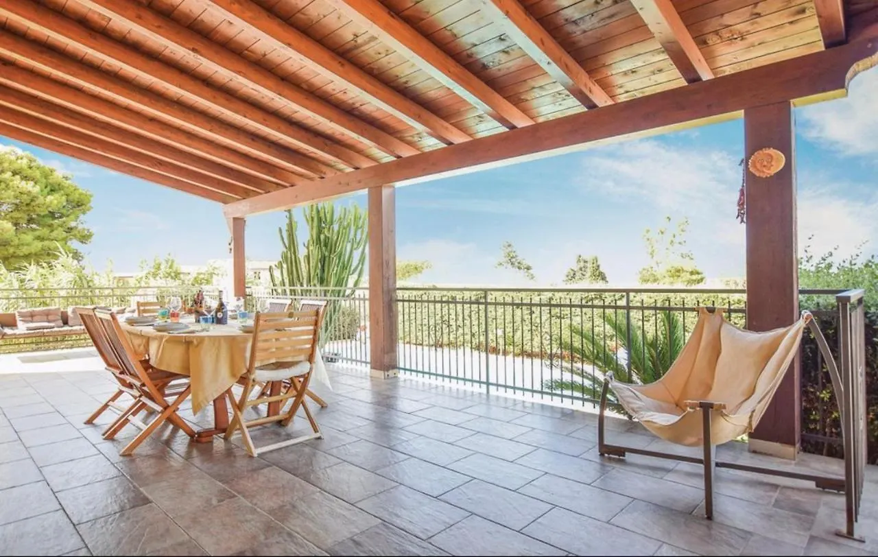Villa Indipendente Altavilla Milicia 0*,