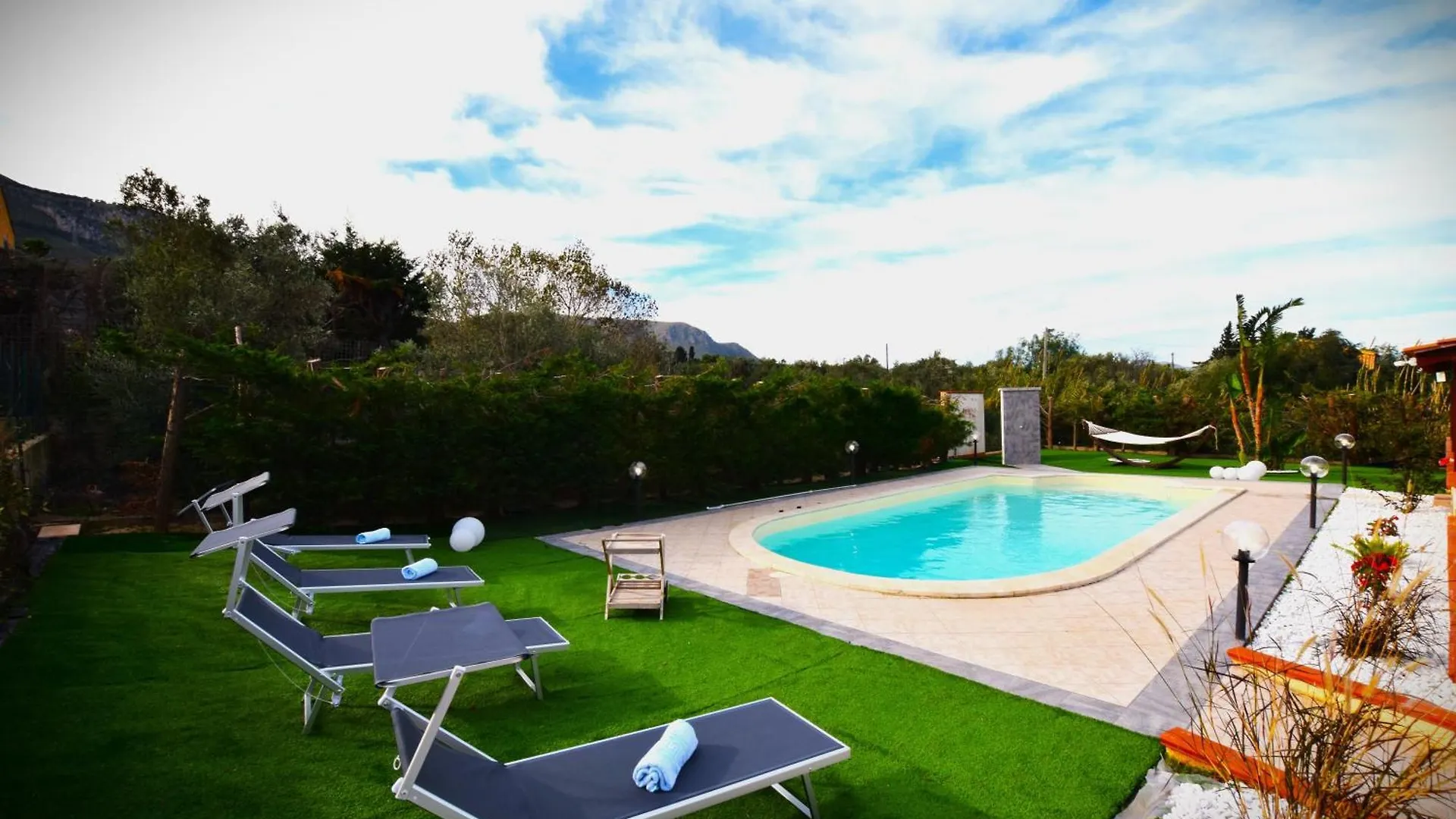 Villa indipendente Altavilla Milicia Italia